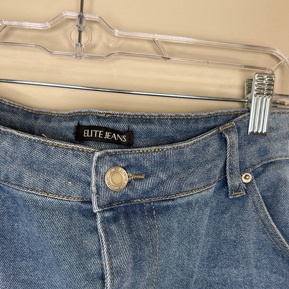 Elite plus size distressed boyfriend cropped jeans light wash denim - Picture 2 of 15